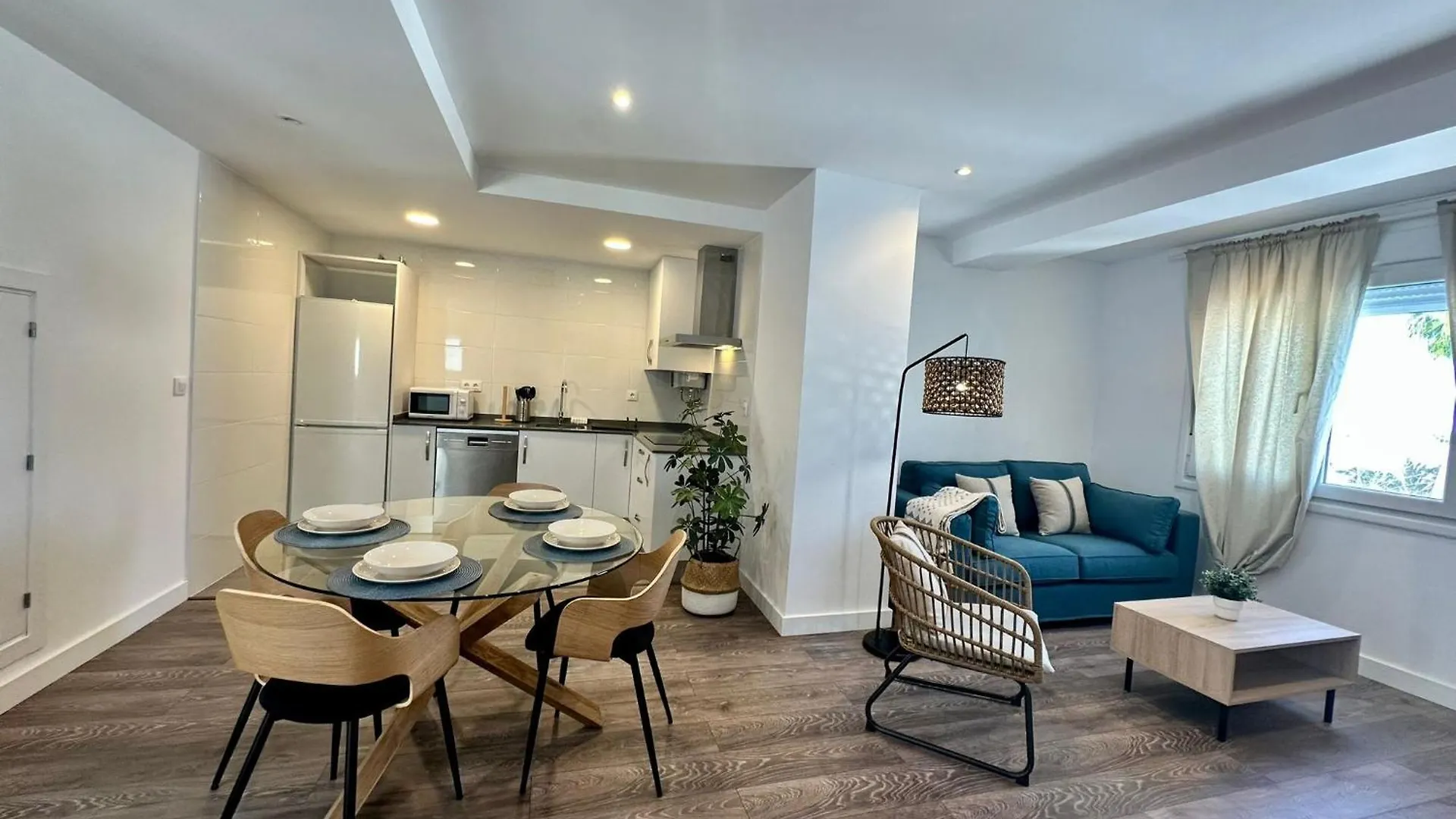 Apartamentos La Muralla Grupo Ac Gestion カディス
