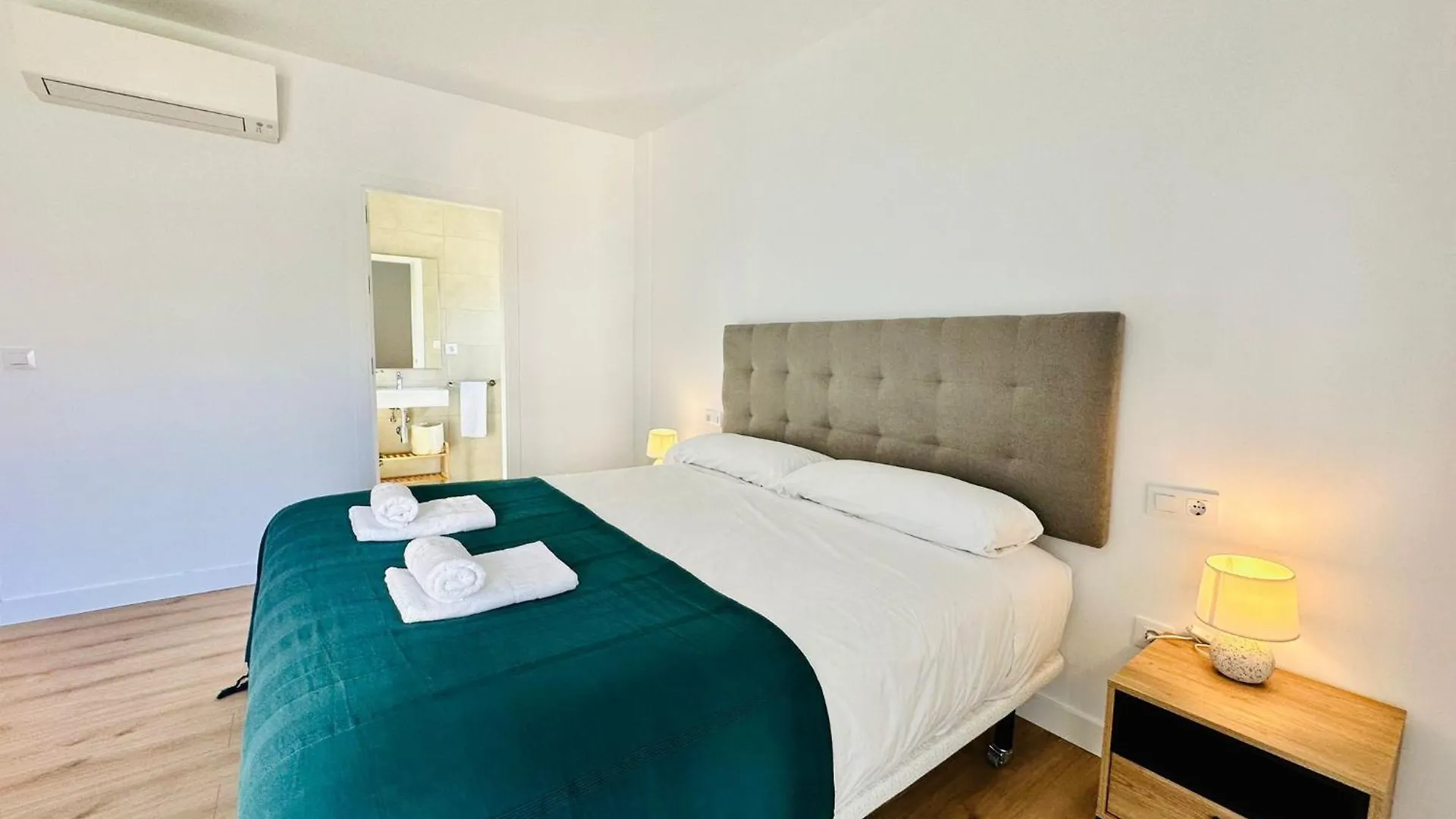 Apartamentos La Muralla Grupo Ac Gestion カディス アパート