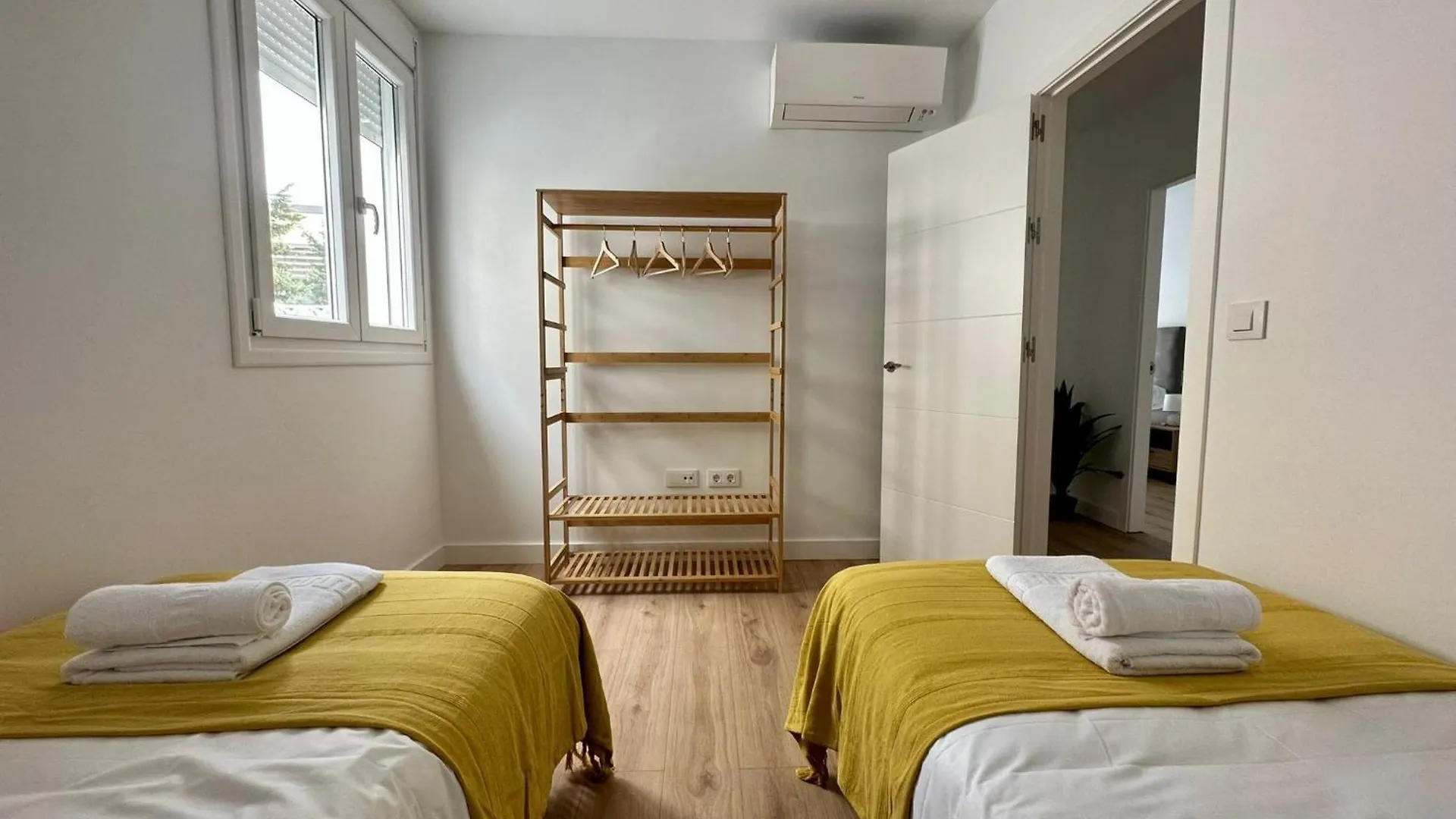 Apartamentos La Muralla Grupo Ac Gestion カディス