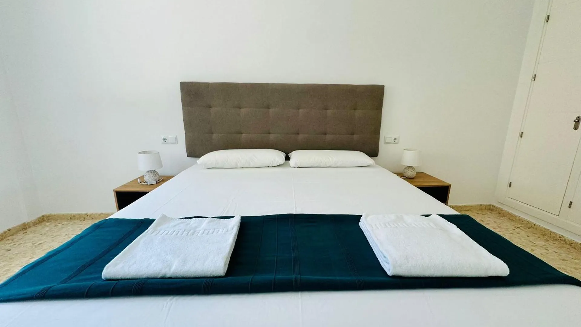 アパート Apartamentos La Muralla Grupo Ac Gestion カディス
